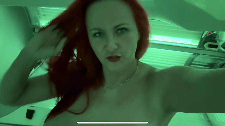 RedCatUgly im Solarium