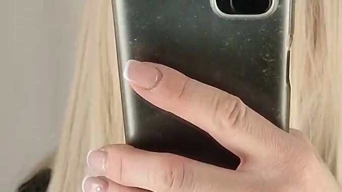 Meine Milchtueten poppen mir aus der Bluse perfekte MILF Titten