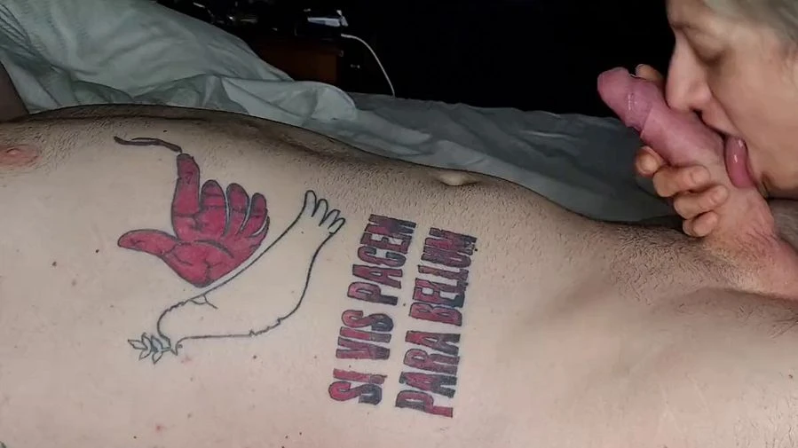 Ich wecke ihn mit meinem Mund geiler Blowjob am Morgen