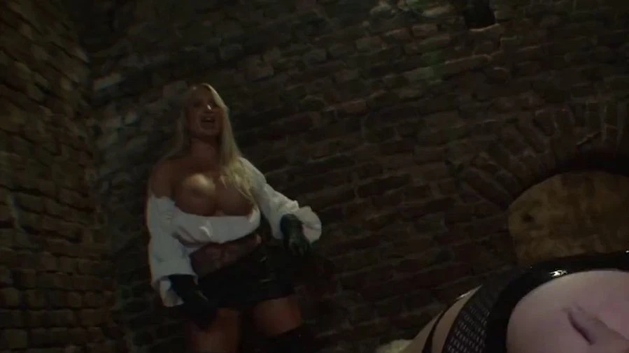 Zu bloed um die Sklavin zu ficken